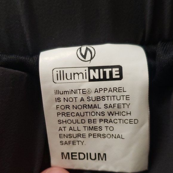 IllumiNITE Medium Reflective Shorts w/waist Pocket - Picture 4 of 11